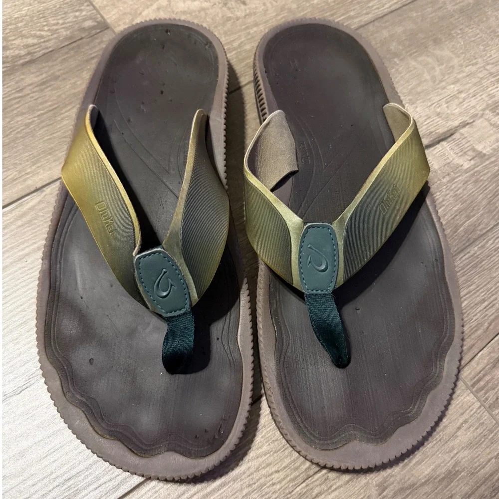 OluKai Welo Men 12 Flip Flop Sandals Brown Green Thong 10436-GY63 US M 12 EUR 45